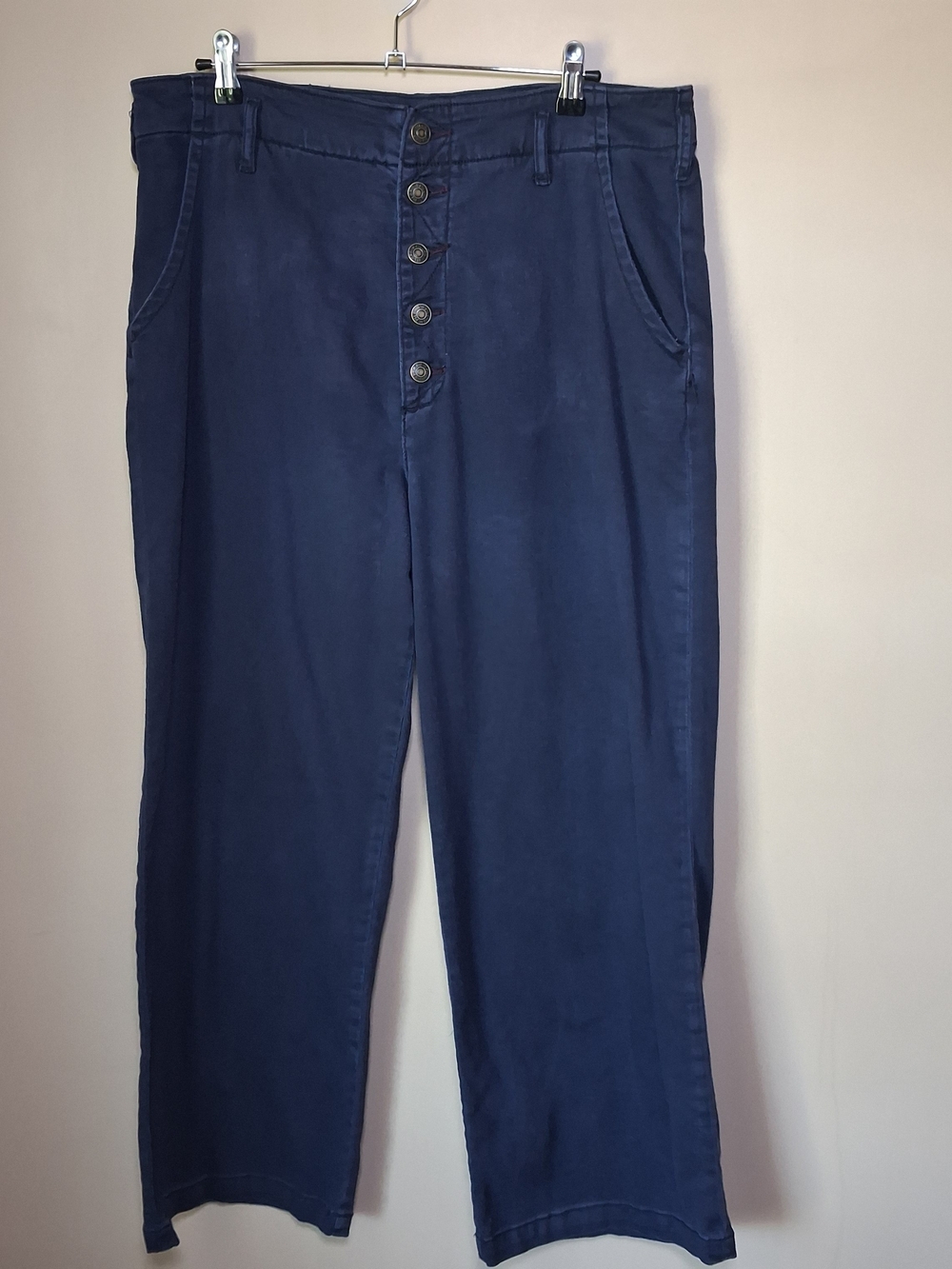 Pilcro Women’s Navy Wide Leg Button Fly Pants; Size 31